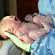 intervento, un bimbo appena nato