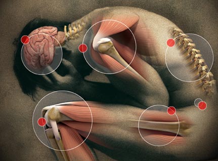 ozono terapia, un'immagine modificata in grafica mostra le articolazioni di un uomo in posizione rannicchiata