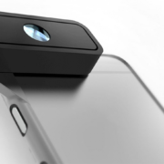 uno smartphone con il d-eye