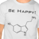 un uomo indossa una maglietta con la scritta sii felice e il disegno della molecola della serotonina