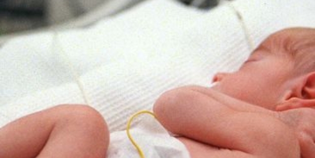 asmd, una bimba in incubatrice