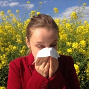 allergia di stagione e sintomi del covid-19, quali devono preoccupare?