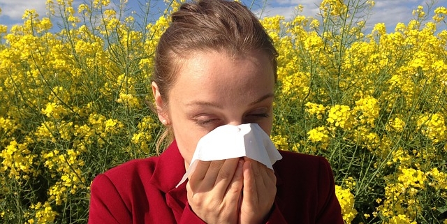 allergia di stagione e sintomi del covid-19, quali devono preoccupare?