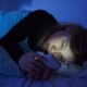 disturbi del sonno, bambina online nel letto
