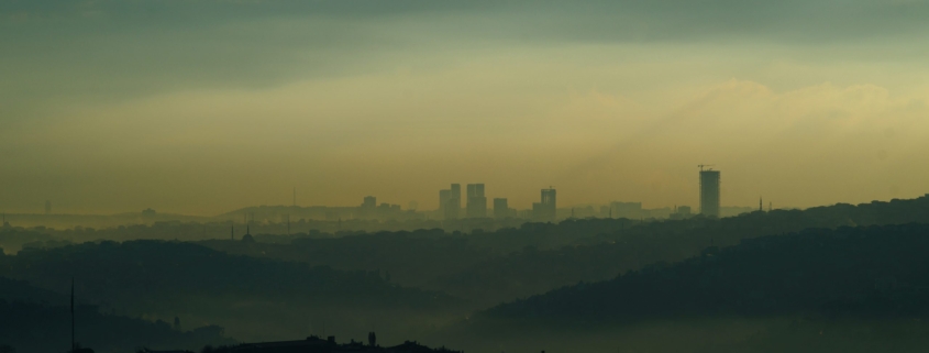 rischio ictus: paesaggio con smog