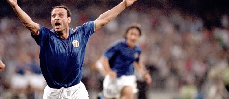 totò schillaci, l'esultanza dopo un goal durante i mondiali del 1990