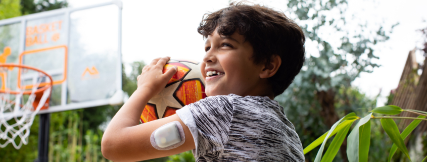 diabete 1, bambino gioca a pallacanestro