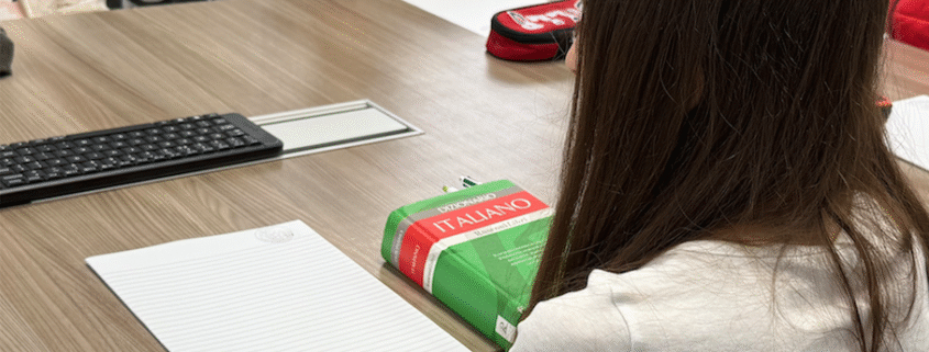 una giovane paziente del bambino gesù effettua gli esami scolastici in ospedale