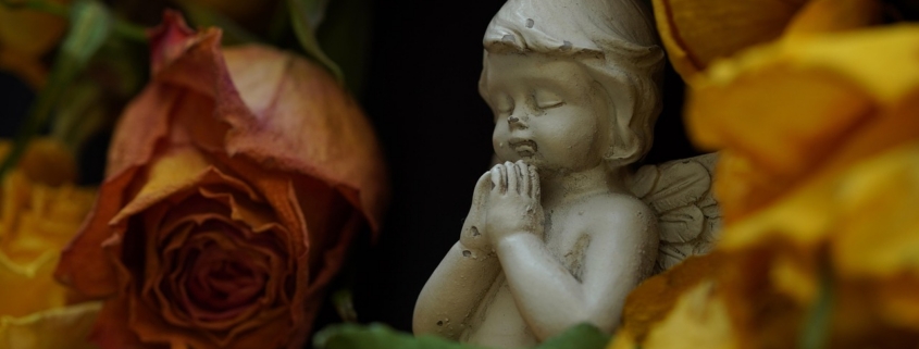 angel, sorrow, farewell, sad, graveyard, rest in peace, silence, pray, funeral, i love you mom, infinite love, mama, i love you, prayer, light, love, heartfelt condolences, trauerkarte, grief, to die, dig, little angel, soul