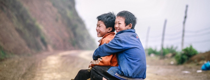 children moc chau, moc chau life, i waved son la, moc chau, ta xua, north yen