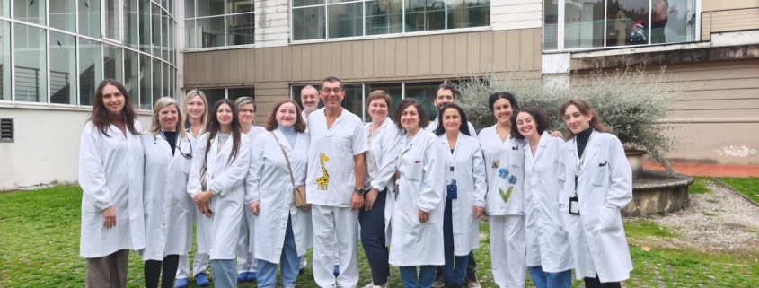 il team del laboratorio di screening del meyer insieme alle ricercatrici del pediatrico di kiev