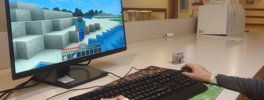 stomy craft bambino che gioca verticale social aou meyer irccs