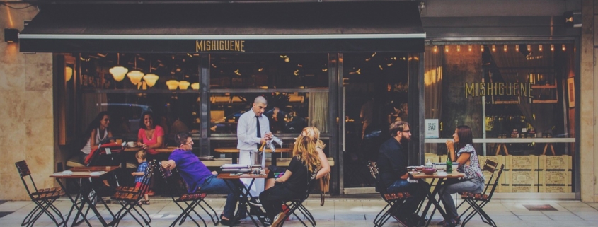 illustration of mix tossico per il cuore: caldo, rumore e smog insieme rischiosi