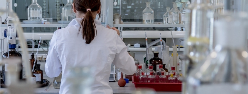 illustration of nuove scoperte scientifiche rivoluzionano il futuro della medicina