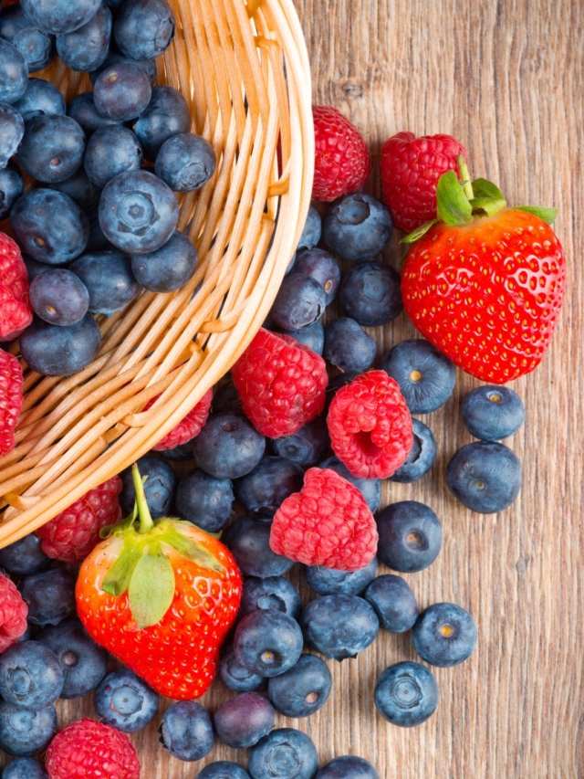 Frutti di bosco, piccoli alleati dell’estate: colore, freschezza e benefici nel piatto