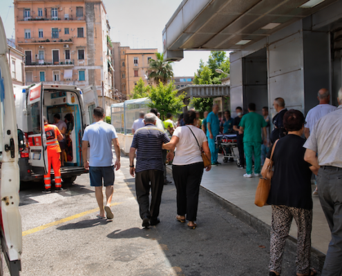 caldo intenso, l'ingresso di un pronto soccorso