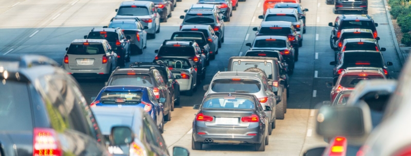 caldo e traffico intenso: come viaggiare in sicurezza durante i weekend estivi 1 caldo e traffico