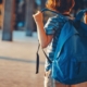 lo zaino per la scuola provoca la scoliosi? cosa dice la scienza 19 bambino indossa zaino per la scuola