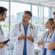 malattie infiammatorie croniche intestinali riunione medica in reparto moderno